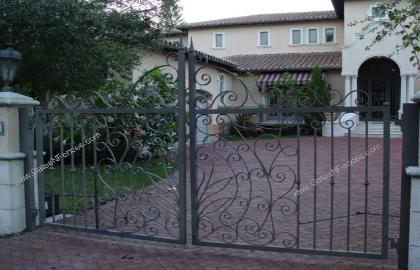Driveway Swing or Swinging Gates - Safety Wide Swing Gates