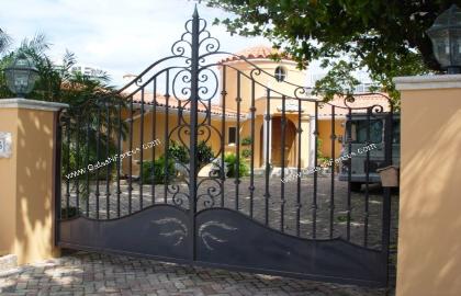 Decorative Iron Gates | Decorative Custom Design Driveway Iron Gate